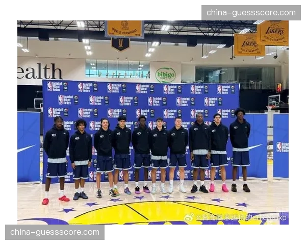 “篮球无疆界”全球训练营在塞内加尔举行，发掘非洲篮球人才。